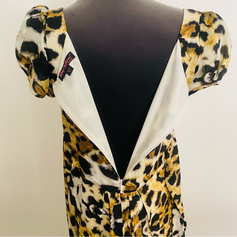 Leopard Print Betsey Johnson V-Neck Wrap Dress in Yellow and Black - Picture 8 of 10